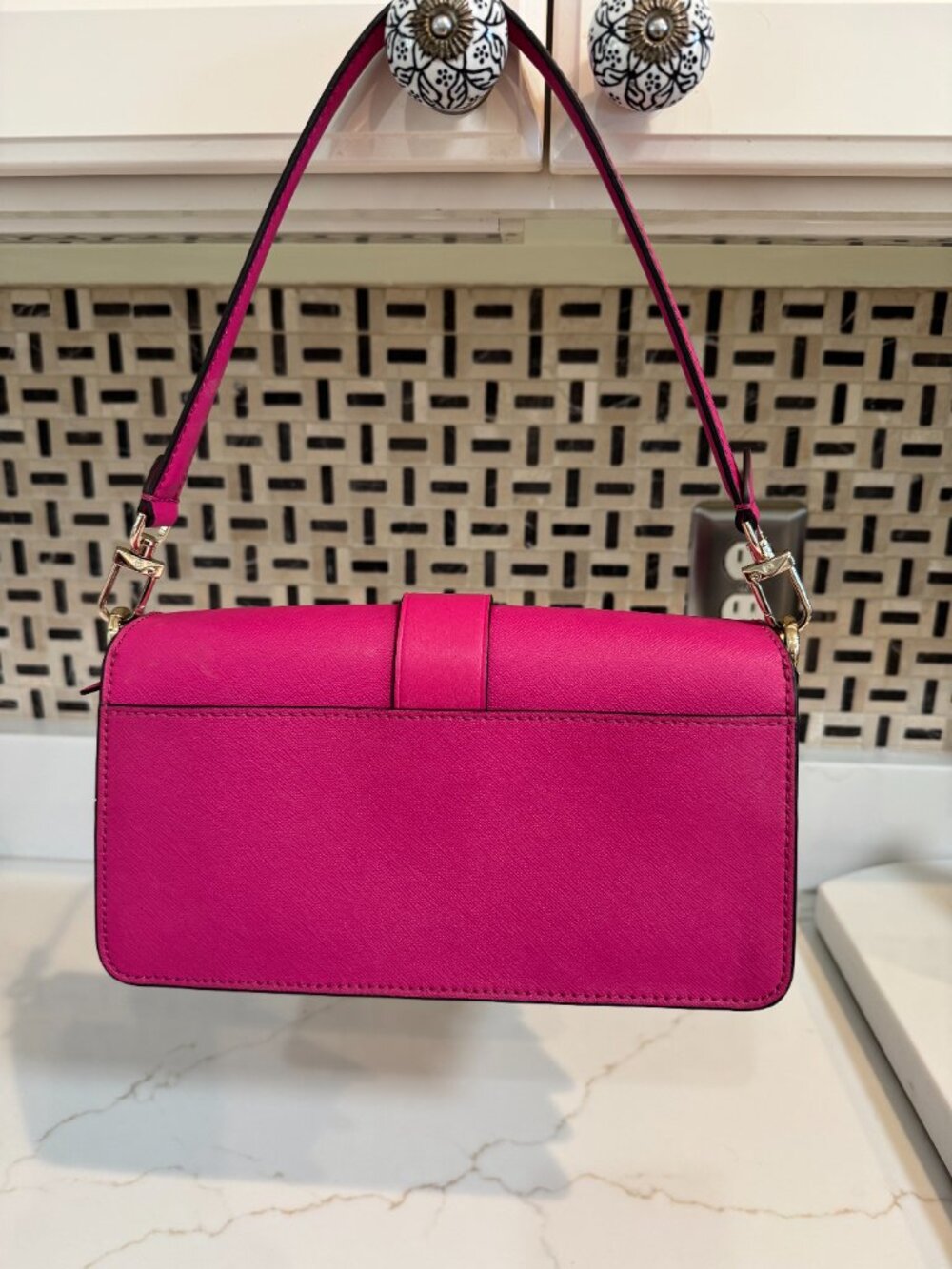 Michael Kors pink handbag - Picture 2 of 4